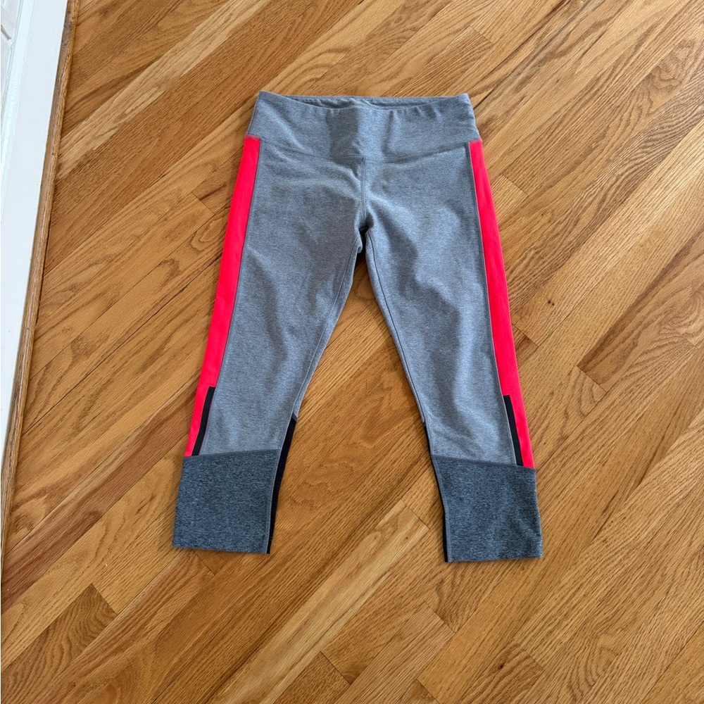 MPG leggings capri cropped gray and pink